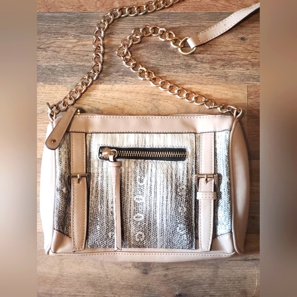 Street Level Crossbody Purse Faux Snakeskin Print & Cream w/ Gold chain Strap - Picture 13 of 14